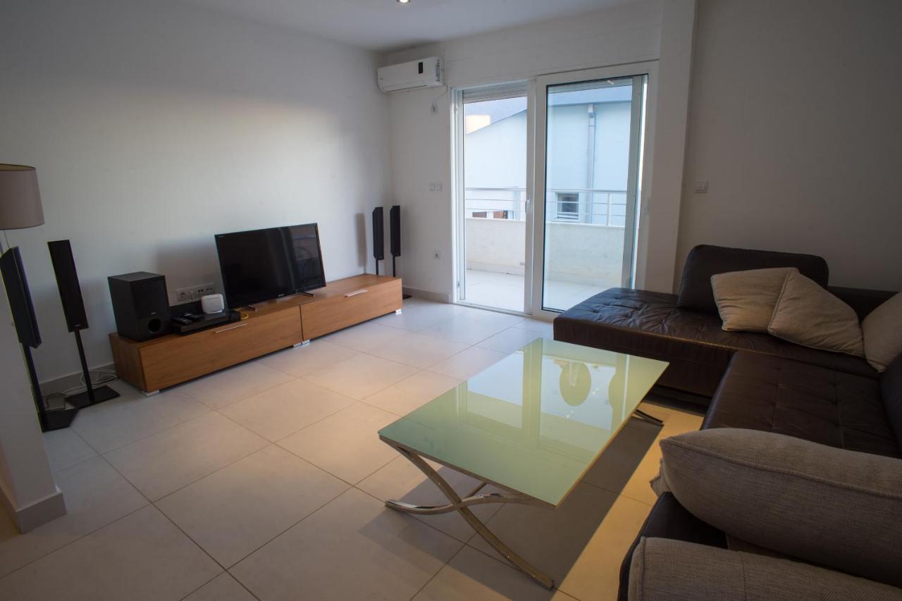 Becici Three-Bedroom Penthouse Apartment With Jacuzzi Esterno foto